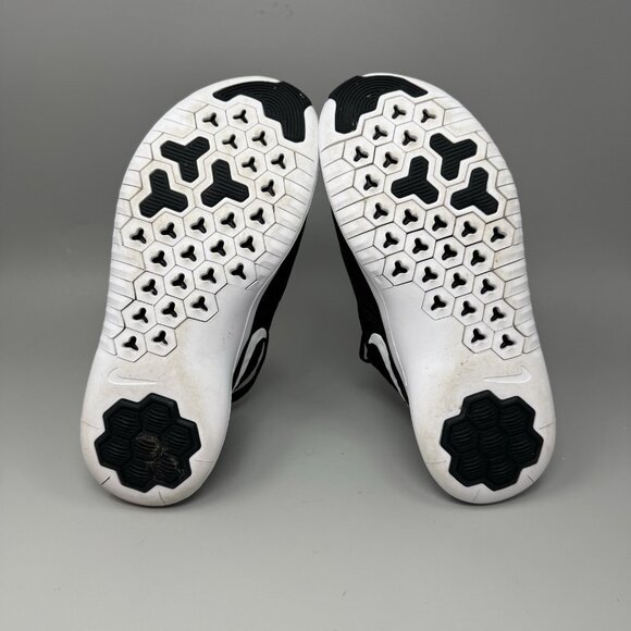 Nike Free TR 8 Womens Size 8.5 Black White Training Shoes Sneakers 942888-001 - Picture 8 of 9
